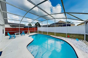 Modern Villa, Fenced private pool, Downstair master suite, 7 mile to Disney